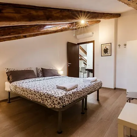 Apartment Attic At The Park